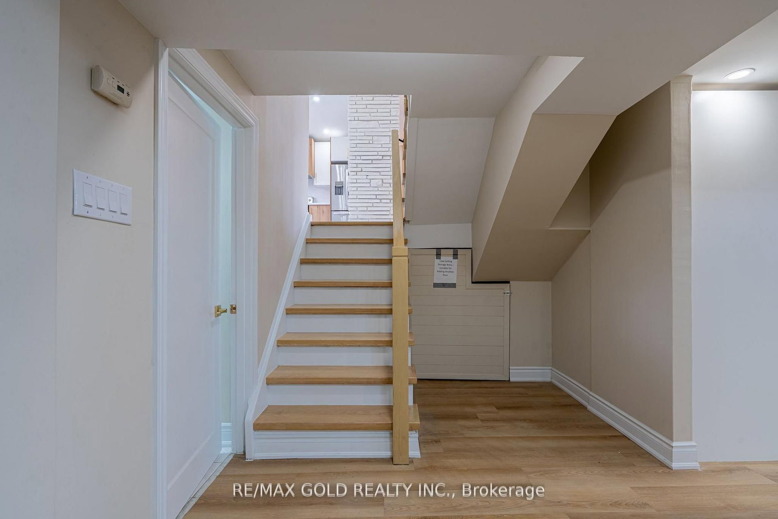 Detached House for sale at 15 Athlone Avenue, Brampton, Ontario, L6T 2N5 - Avondale - MLS: W12921338