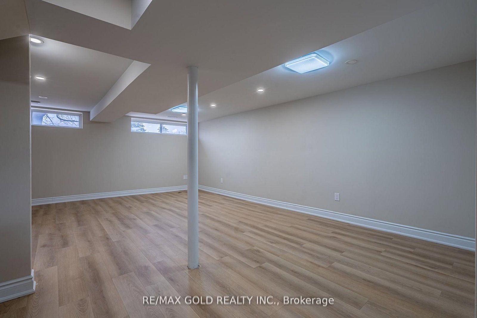 Detached House for sale at 15 Athlone Avenue, Brampton, Ontario, L6T 2N5 - Avondale - MLS: W12921338