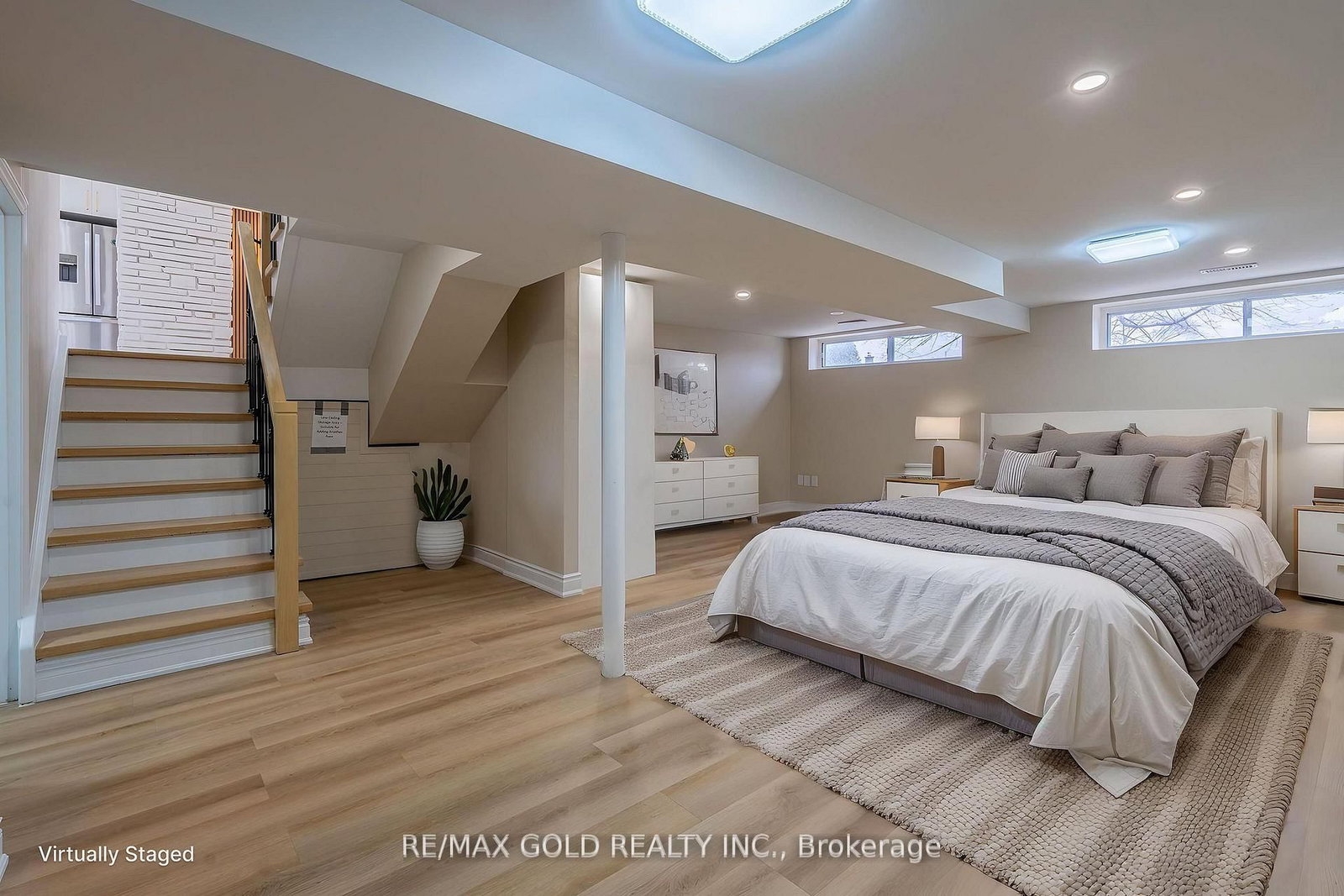 Detached House for sale at 15 Athlone Avenue, Brampton, Ontario, L6T 2N5 - Avondale - MLS: W12921338