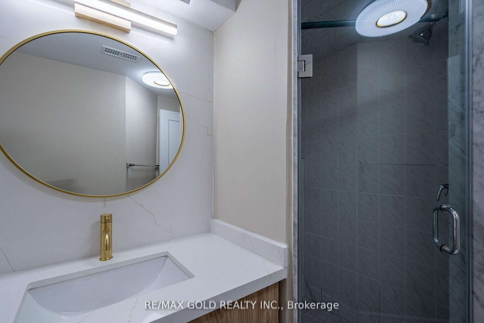 Detached House for sale at 15 Athlone Avenue, Brampton, Ontario, L6T 2N5 - Avondale - MLS: W12921338