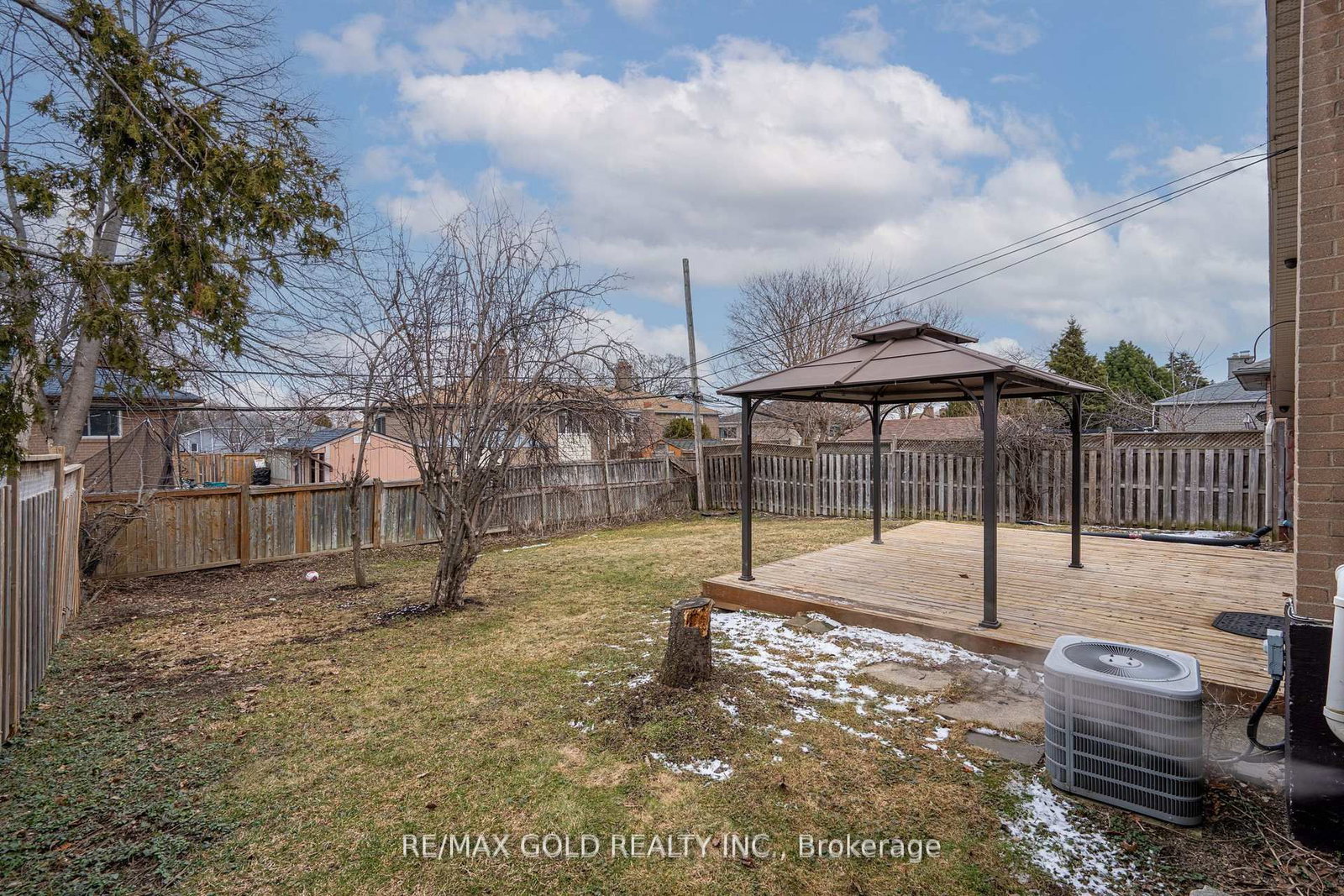 Detached House for sale at 15 Athlone Avenue, Brampton, Ontario, L6T 2N5 - Avondale - MLS: W12921338