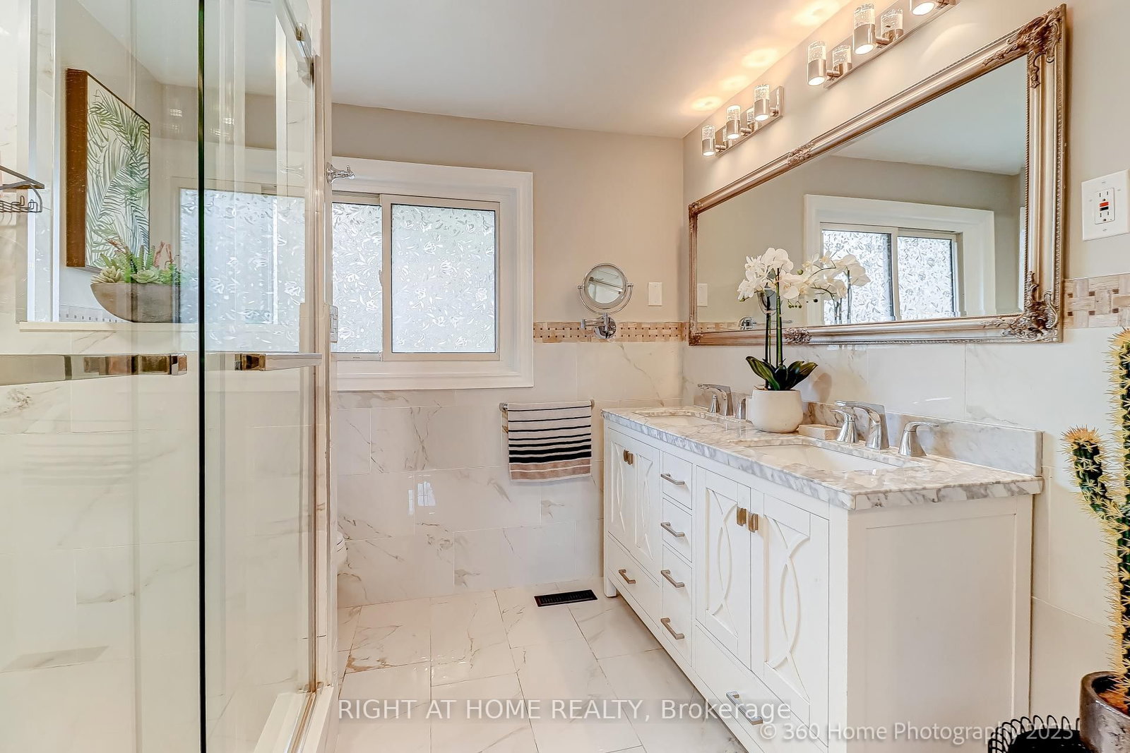 Detached House for sale at 38 Culham Street, Oakville, Ontario, L6H 1G5 - College Park - MLS: W12921352