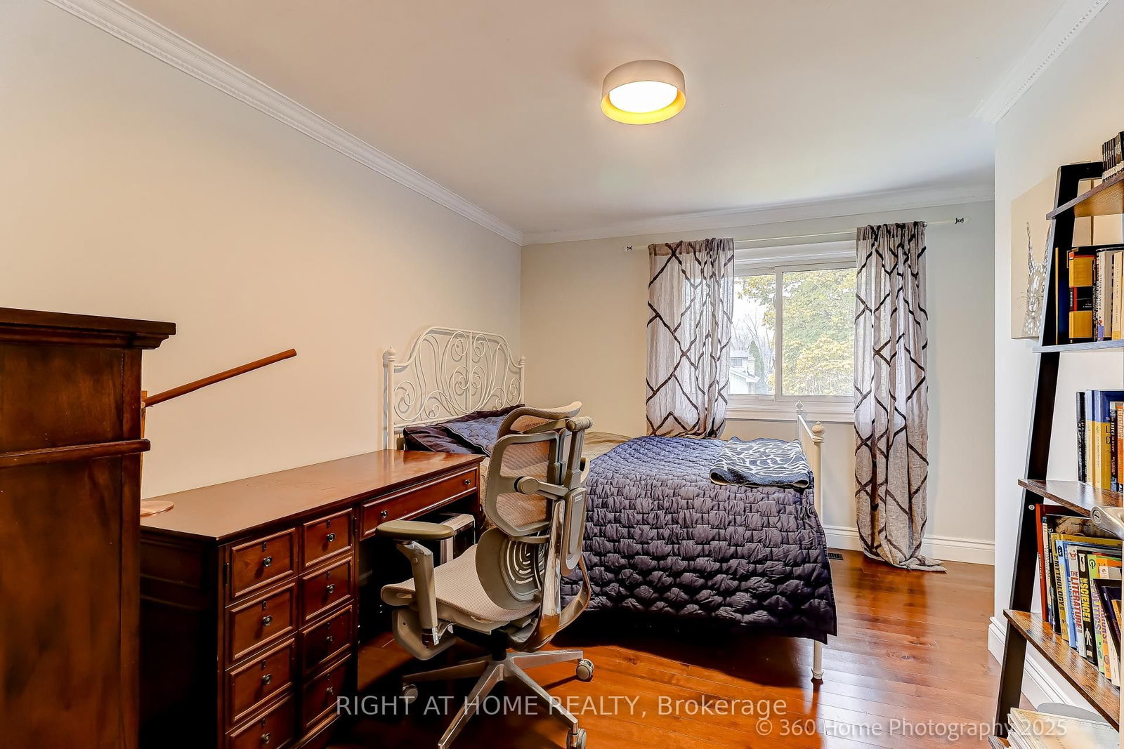 Detached House for sale at 38 Culham Street, Oakville, Ontario, L6H 1G5 - College Park - MLS: W12921352