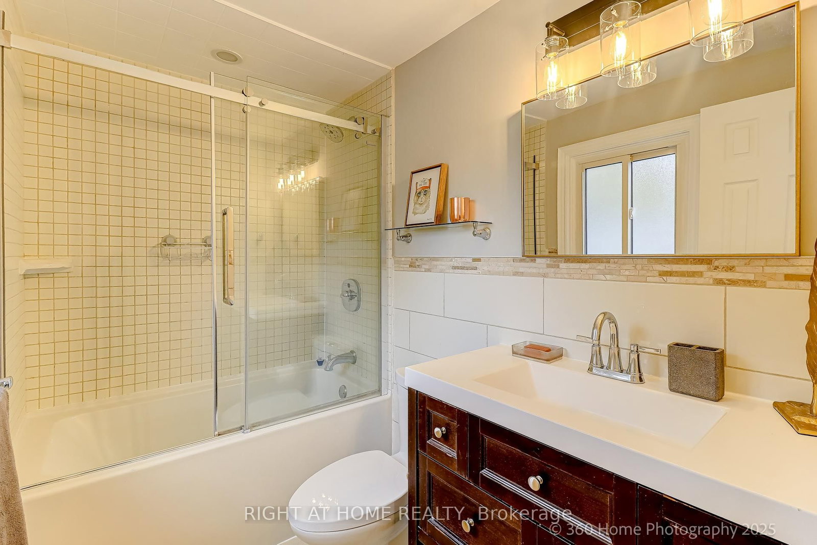 Detached House for sale at 38 Culham Street, Oakville, Ontario, L6H 1G5 - College Park - MLS: W12921352