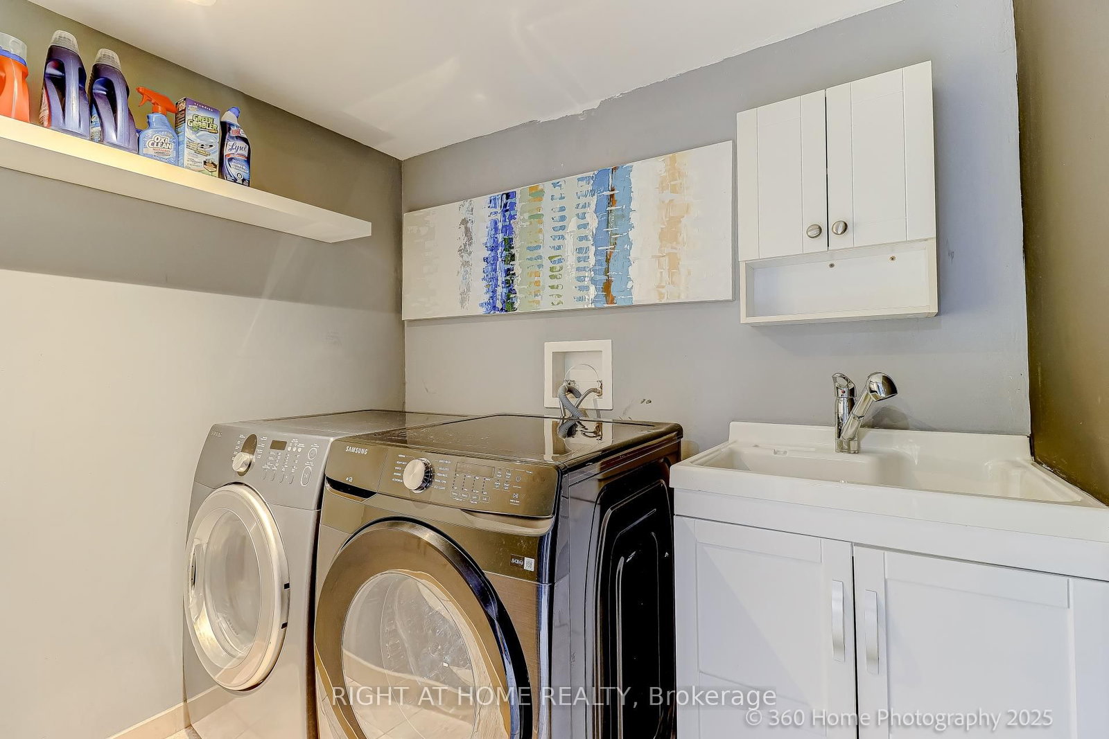 Detached House for sale at 38 Culham Street, Oakville, Ontario, L6H 1G5 - College Park - MLS: W12921352