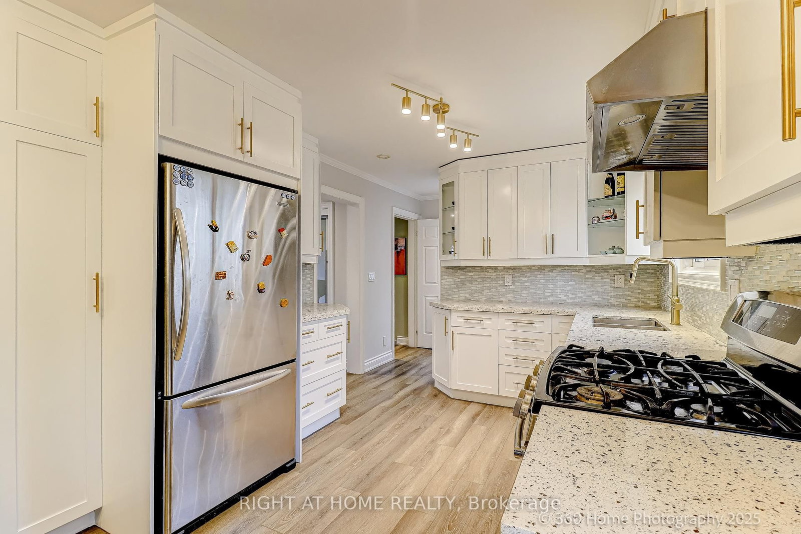 Detached House for sale at 38 Culham Street, Oakville, Ontario, L6H 1G5 - College Park - MLS: W12921352