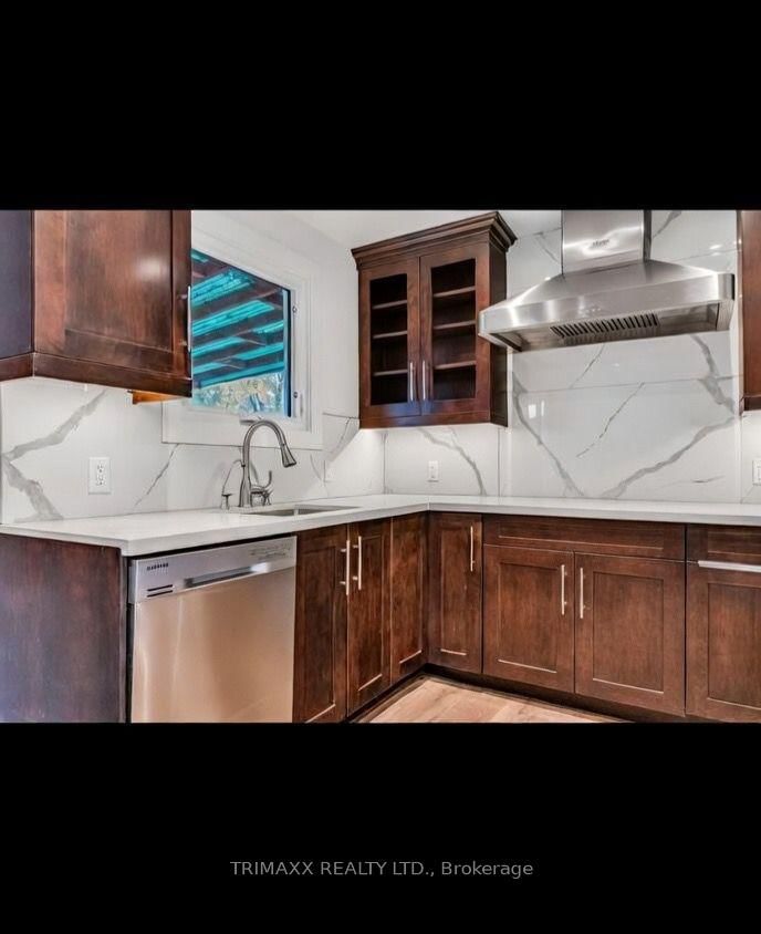 3321 Monica Dr, Mississauga, L4T 3E6 | Image 2