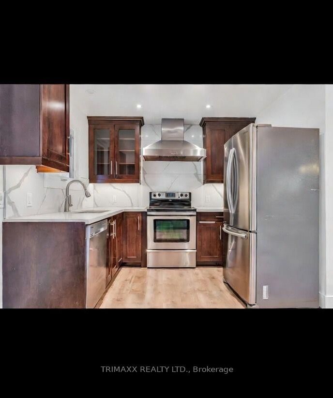 3321 Monica Dr, Mississauga, L4T 3E6 | Image 3