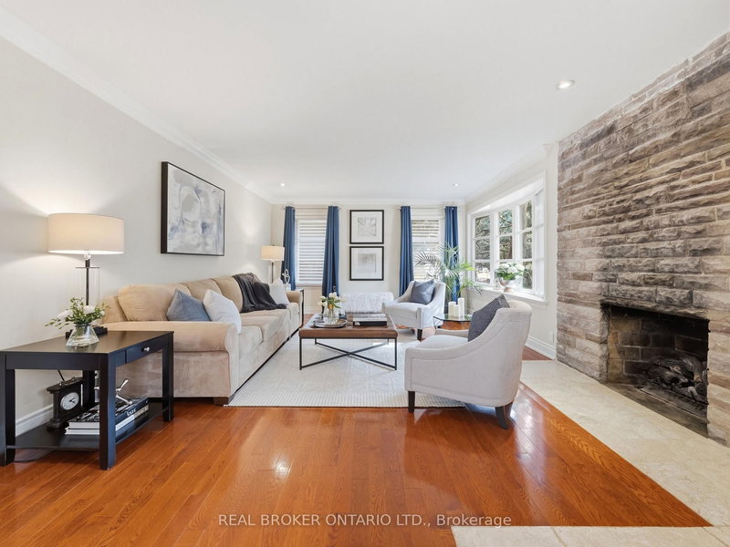 929 Parkland Ave, Mississauga, L5H 3G9 | Image 3