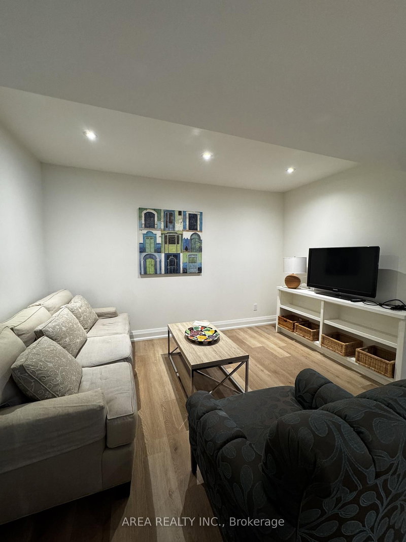 home for lease on Lower-1413 Queen Victoria Avenue