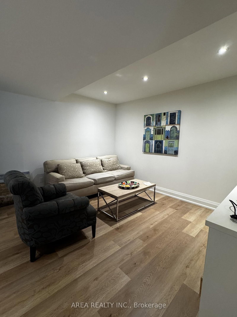 Lower - 1413 Queen Victoria Ave, Mississauga, L5H 3H2 | Image 2