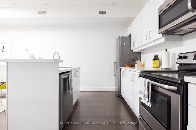 101 - 2076 Dundas Street W