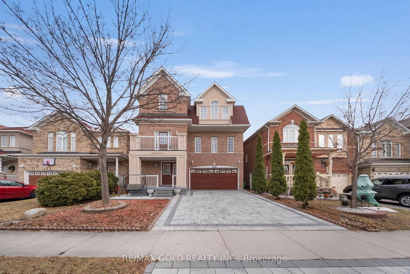 23 Pathmaster Rd, Brampton, L6P 2G8 | Image 2