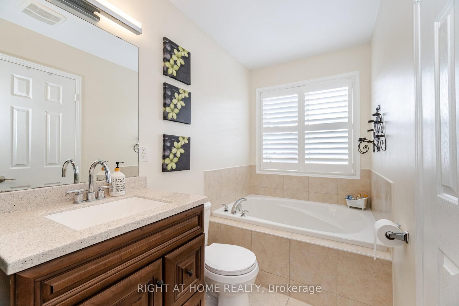 Detached House for sale at 14 Duffel Crescent, Halton Hills, Ontario, L7G 0H7 - Georgetown - MLS: W12921748