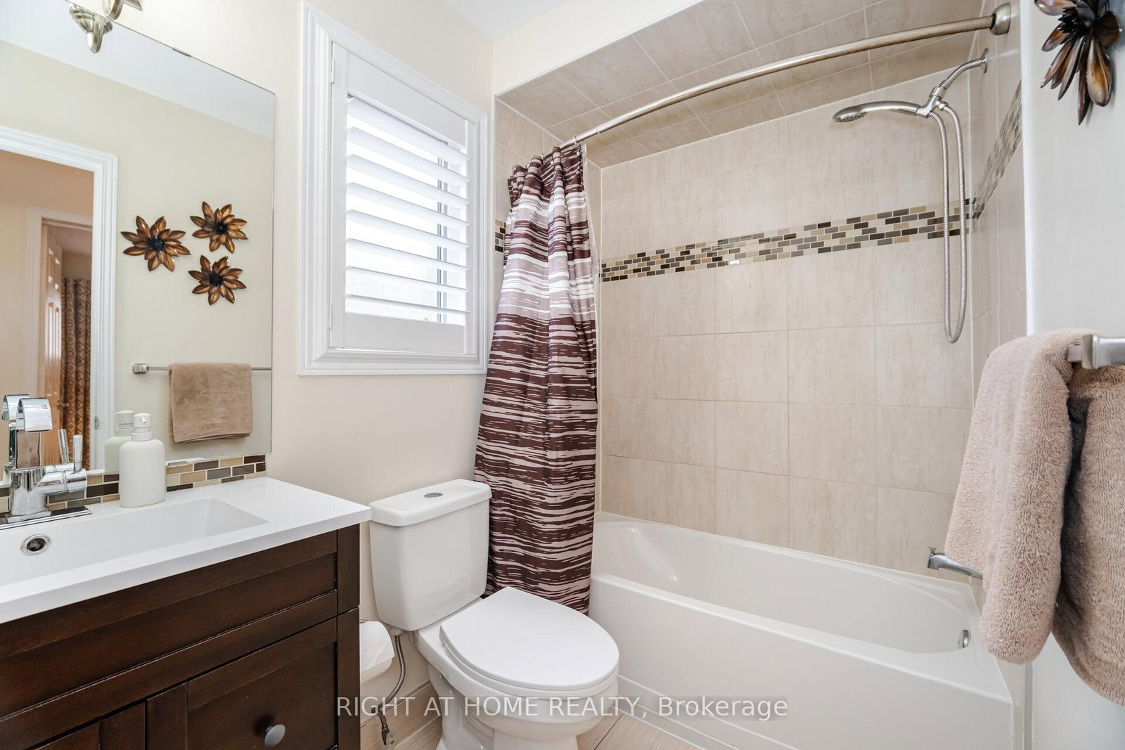 Detached House for sale at 14 Duffel Crescent, Halton Hills, Ontario, L7G 0H7 - Georgetown - MLS: W12921748