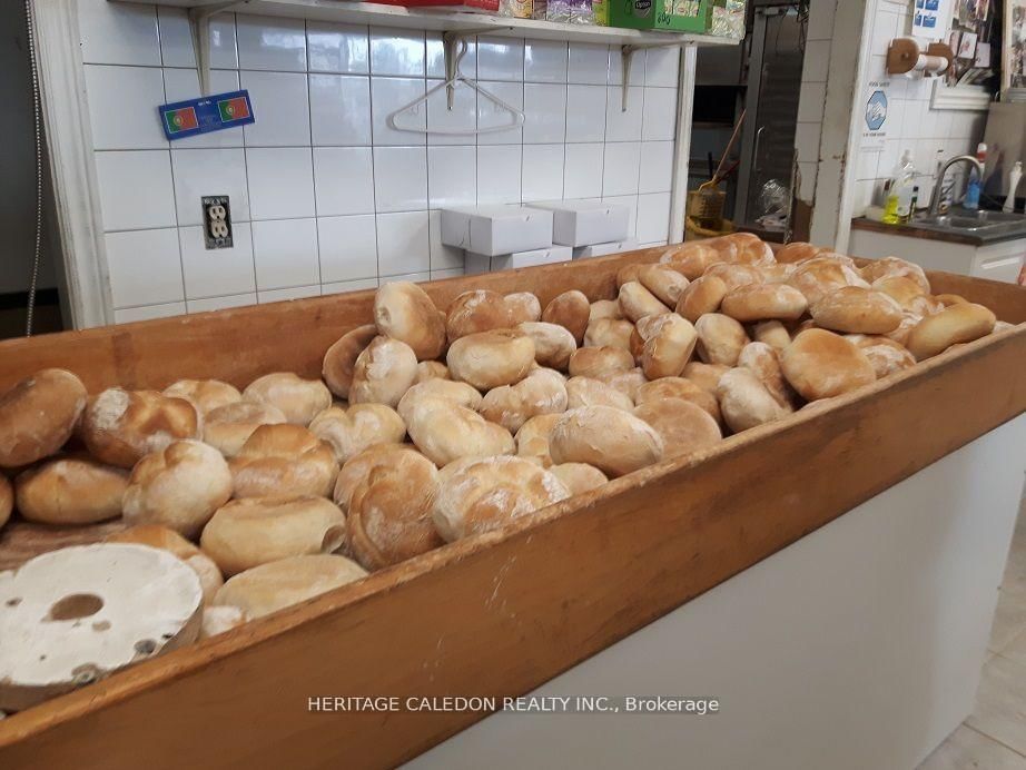 5 McMurchy Avenue N, Unit 4 & 5 - Photo 8