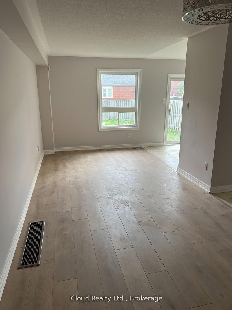 3956 Manatee Way, Mississauga, L5M 6P5 | Image 3