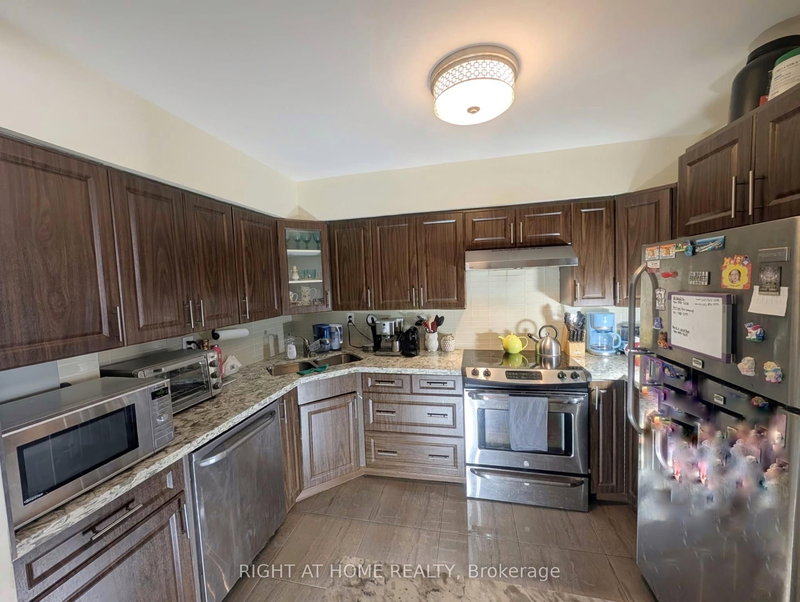 607 - 80 Quebec Ave, Toronto, M6P 4B7 | Image 2