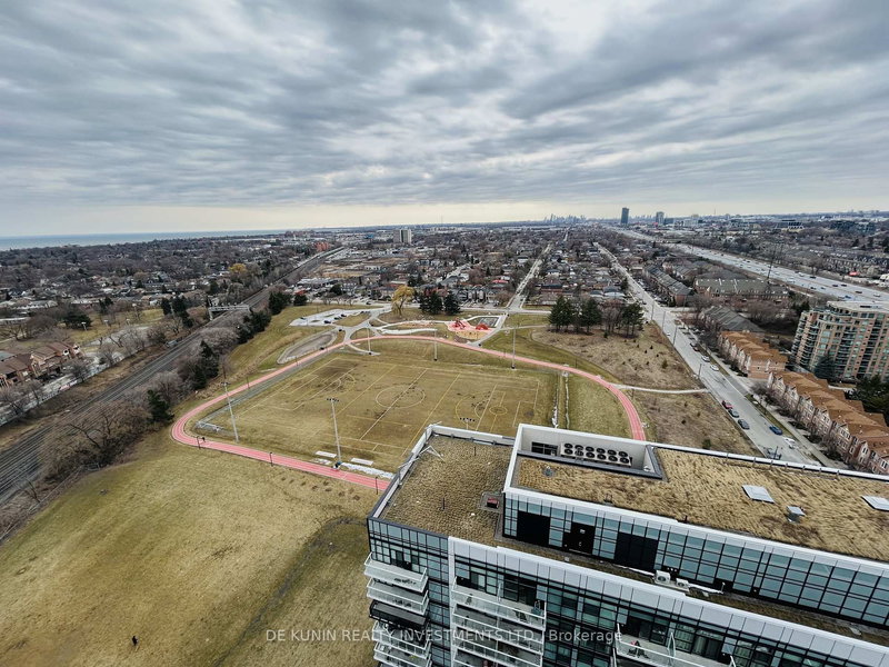 home for lease on 2209-251 Manitoba Street W