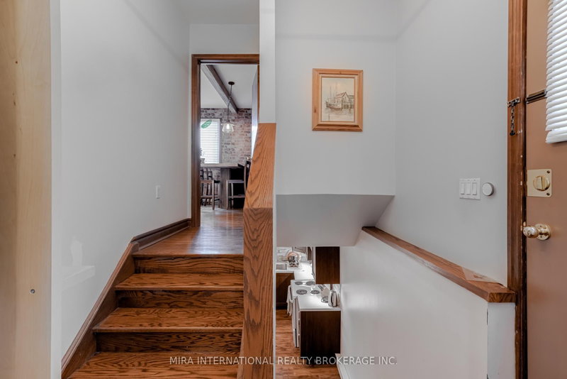 97 Cornelius Pkwy, Toronto, M6L 2K6 | Image 3
