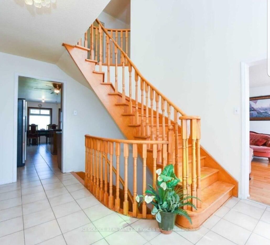 Detached House for sale at 20 Plover Place, Brampton, Ontario, L6W 4C5 - Fletcher's Creek South - MLS: W12922424