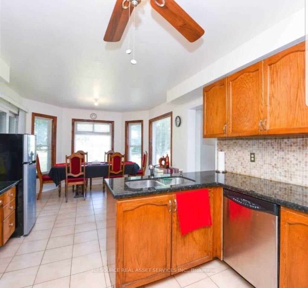 Detached House for sale at 20 Plover Place, Brampton, Ontario, L6W 4C5 - Fletcher's Creek South - MLS: W12922424