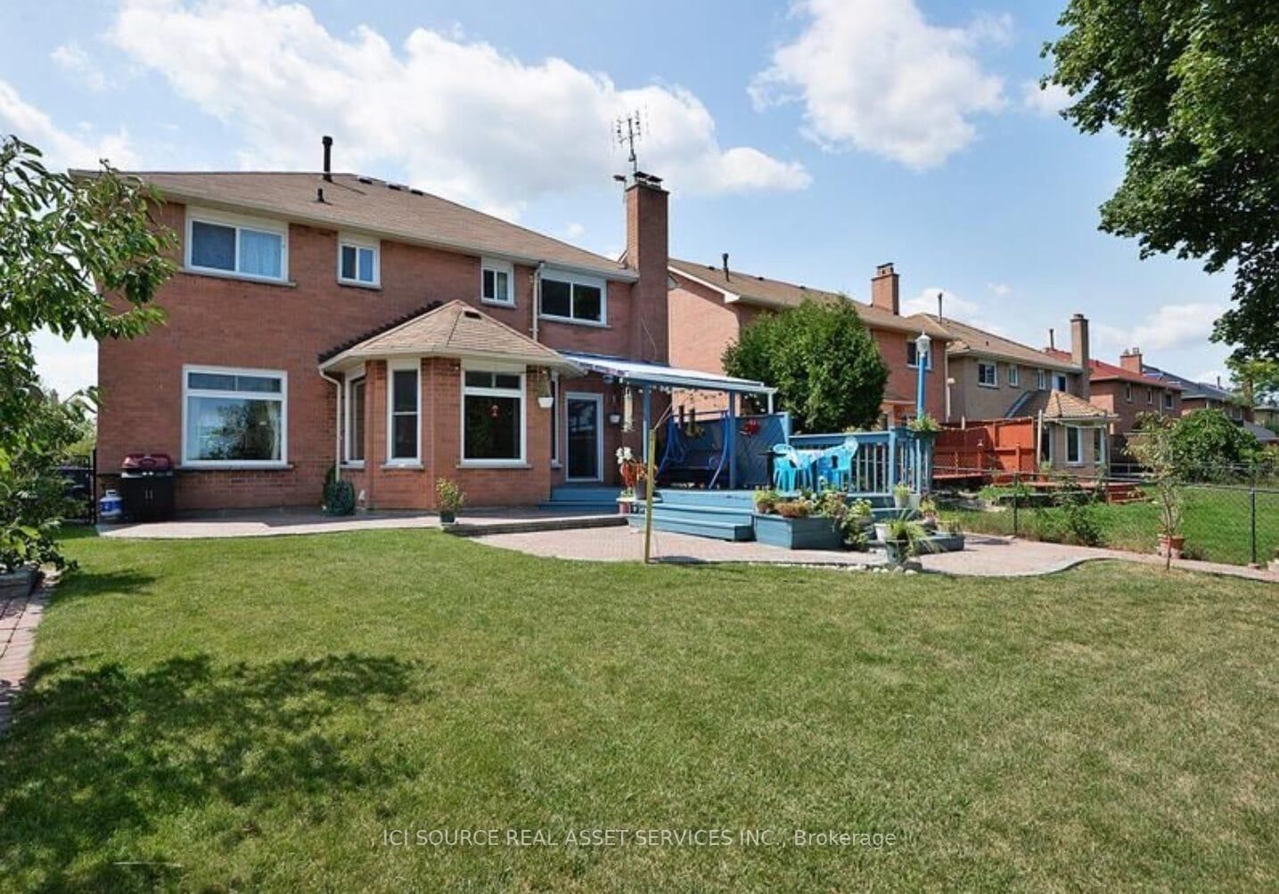 Detached House for sale at 20 Plover Place, Brampton, Ontario, L6W 4C5 - Fletcher's Creek South - MLS: W12922424