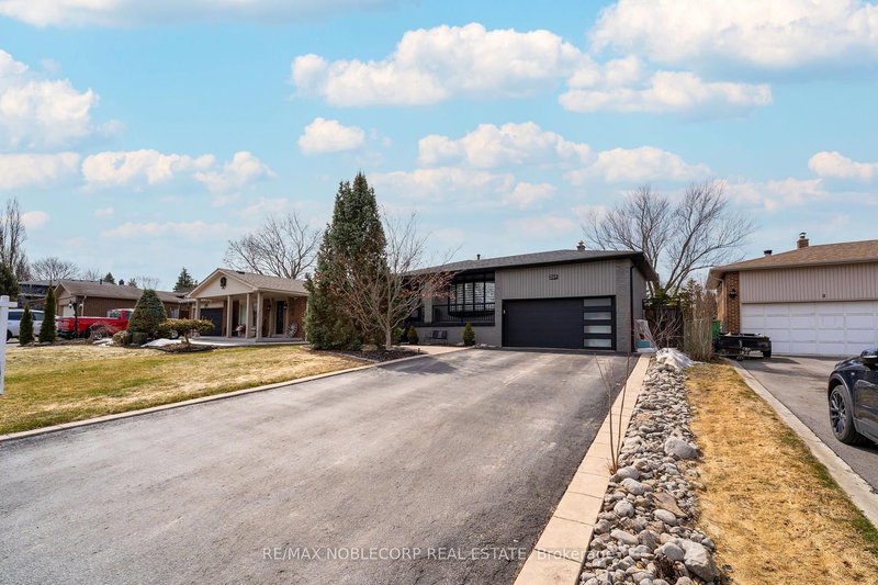 269 Glenwood Cres W, Caledon, L7E 1Z5 | Image 2