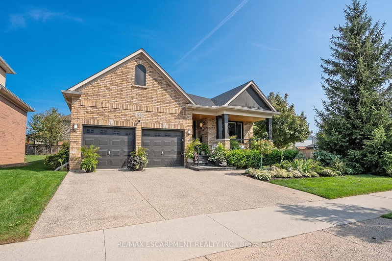 4252 Sarazen Dr, Burlington, L7M 4Z2 | Image 2