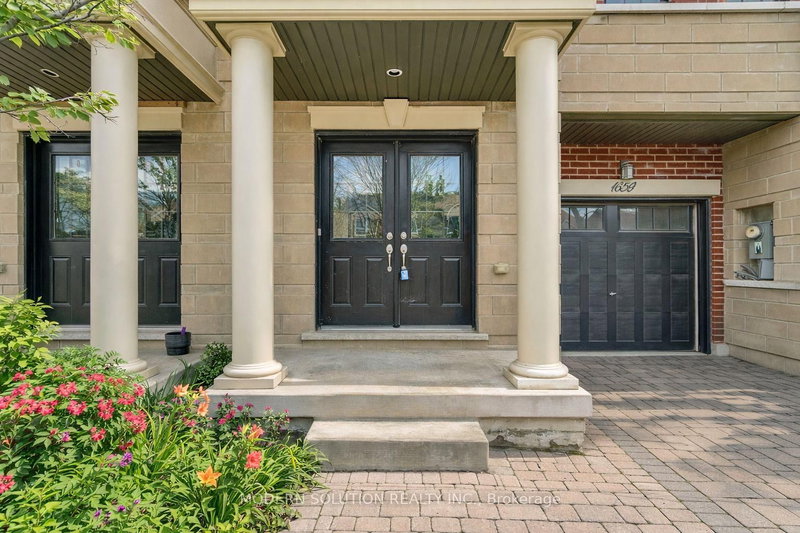1659 Vellore Cres, Mississauga, L5G 0C3 | Image 3