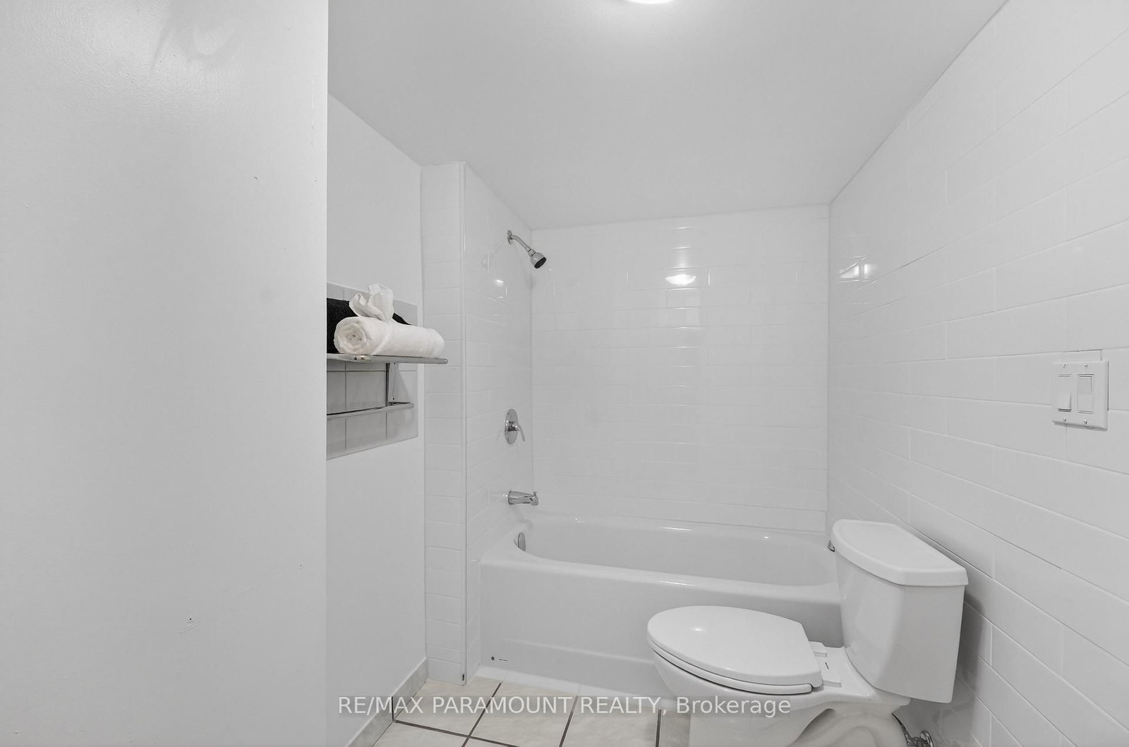 Detached House for sale at 5 Cavendish Crescent, Brampton, Ontario, L6T 1Z3 - Avondale - MLS: W12922956