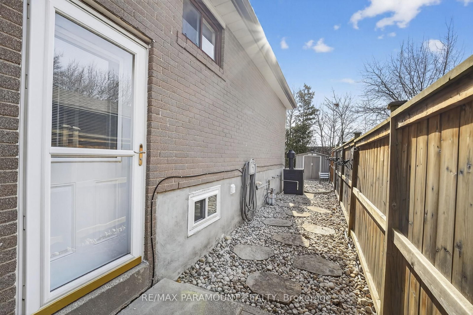 Detached House for sale at 5 Cavendish Crescent, Brampton, Ontario, L6T 1Z3 - Avondale - MLS: W12922956