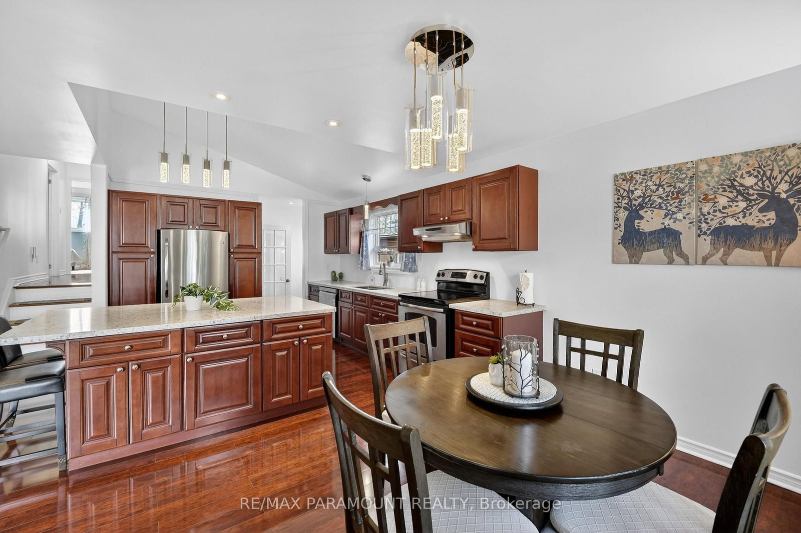 Detached House for sale at 5 Cavendish Crescent, Brampton, Ontario, L6T 1Z3 - Avondale - MLS: W12922956