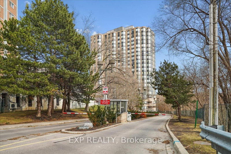 802 - 3 Hickory Tree Rd, Toronto, M9N 3W5 | Image 2