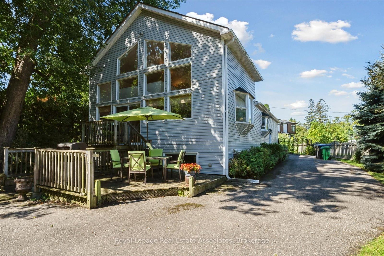 Detached House for sale at 708 Montbeck Crescent, Mississauga, Ontario, L5G 1P3 - Lakeview - MLS: W12923038