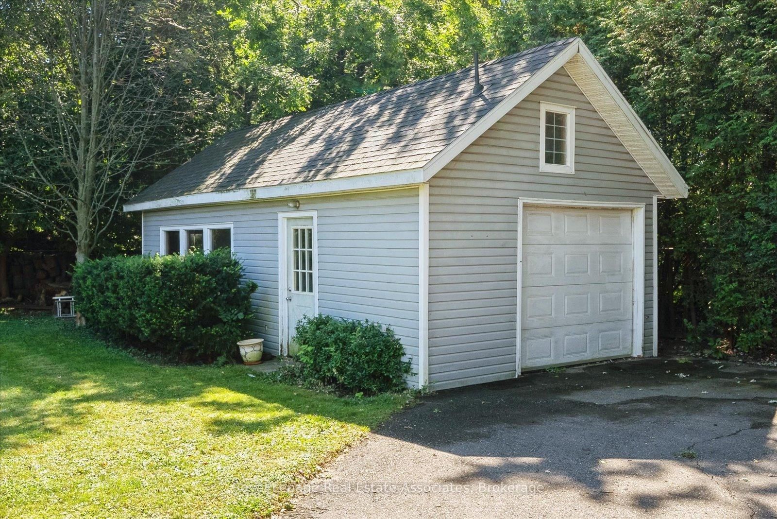 Detached House for sale at 708 Montbeck Crescent, Mississauga, Ontario, L5G 1P3 - Lakeview - MLS: W12923038