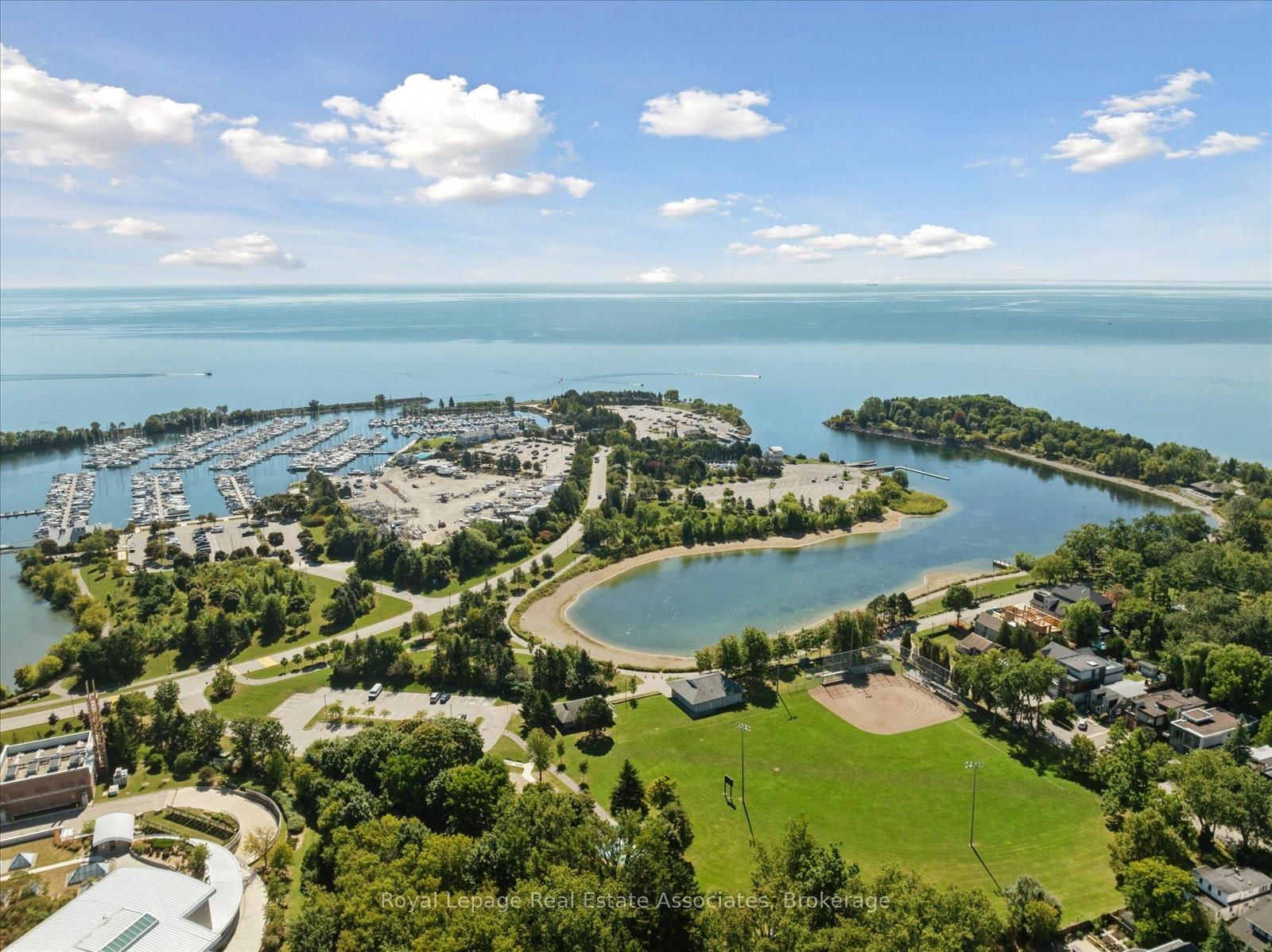 Detached House for sale at 708 Montbeck Crescent, Mississauga, Ontario, L5G 1P3 - Lakeview - MLS: W12923038