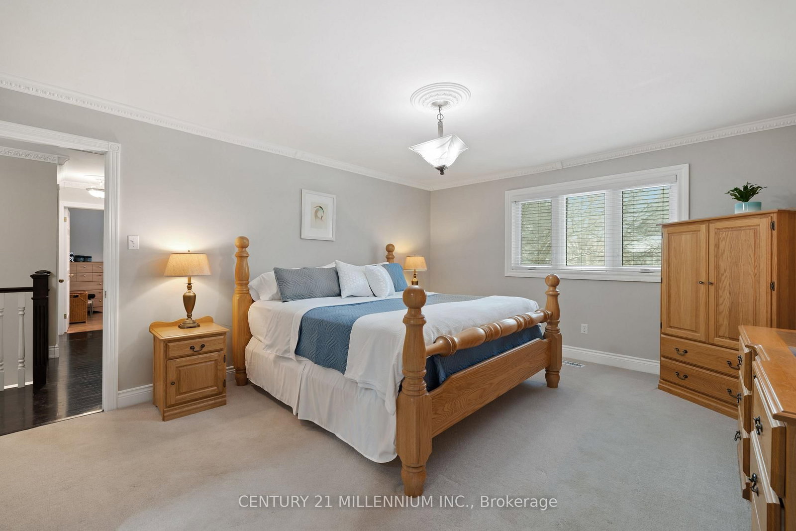 Detached House for sale at 4 Marchmount Crescent, Brampton, Ontario, L6S 2S9 - Central Park - MLS: W12923400