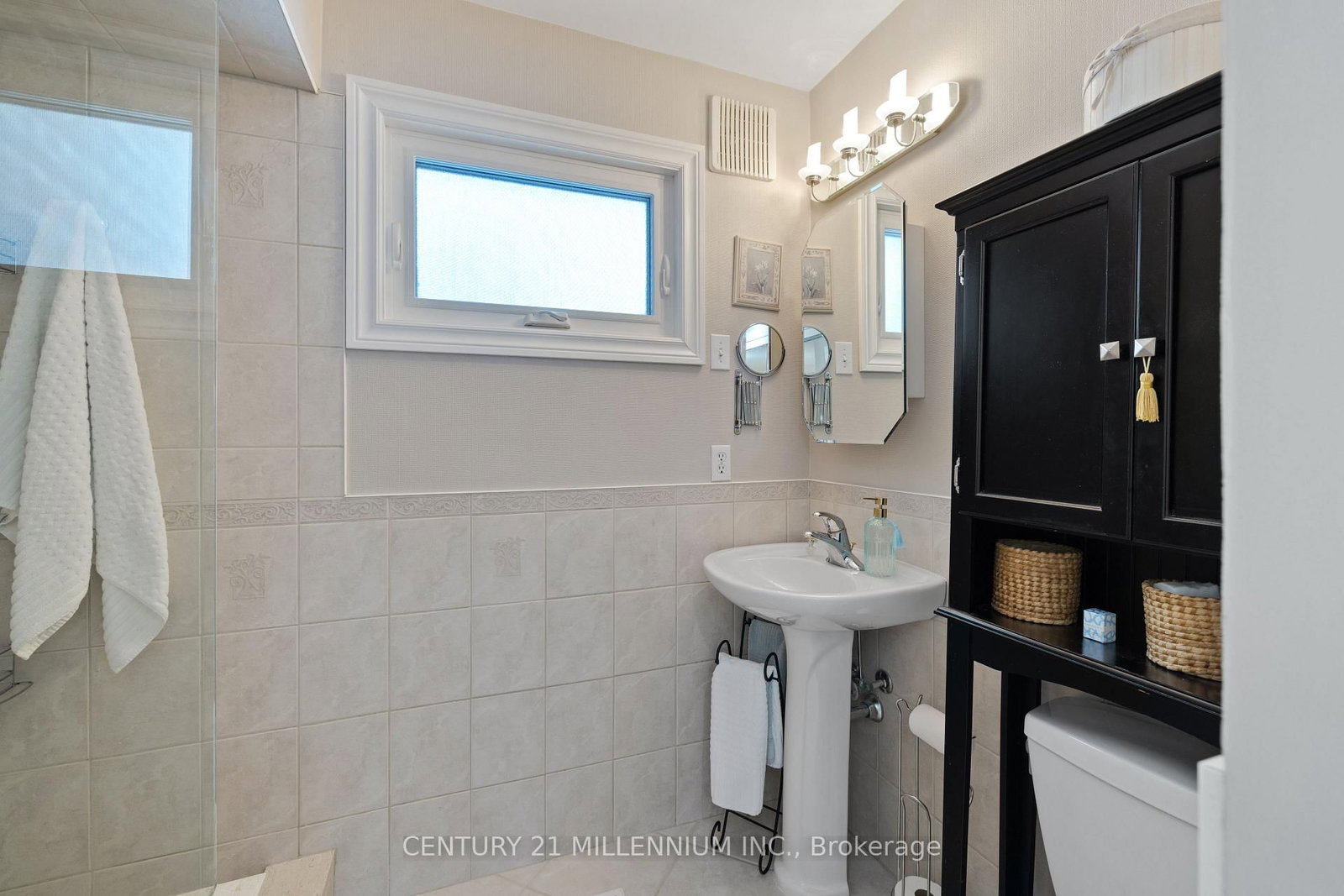 Detached House for sale at 4 Marchmount Crescent, Brampton, Ontario, L6S 2S9 - Central Park - MLS: W12923400