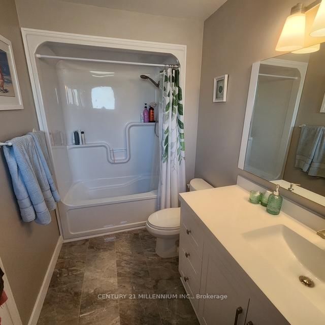 Detached House for sale at 4 Marchmount Crescent, Brampton, Ontario, L6S 2S9 - Central Park - MLS: W12923400