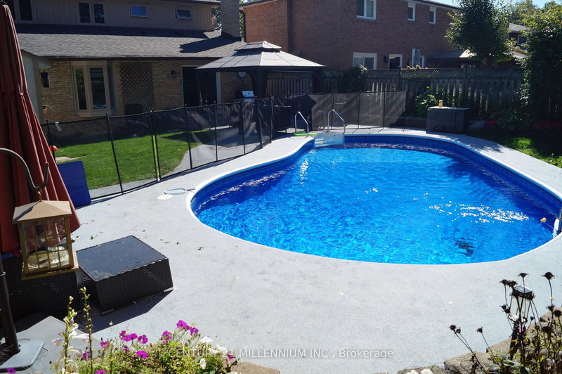 4 Marchmount Cres, Brampton, L6S 2S9 | Image 3