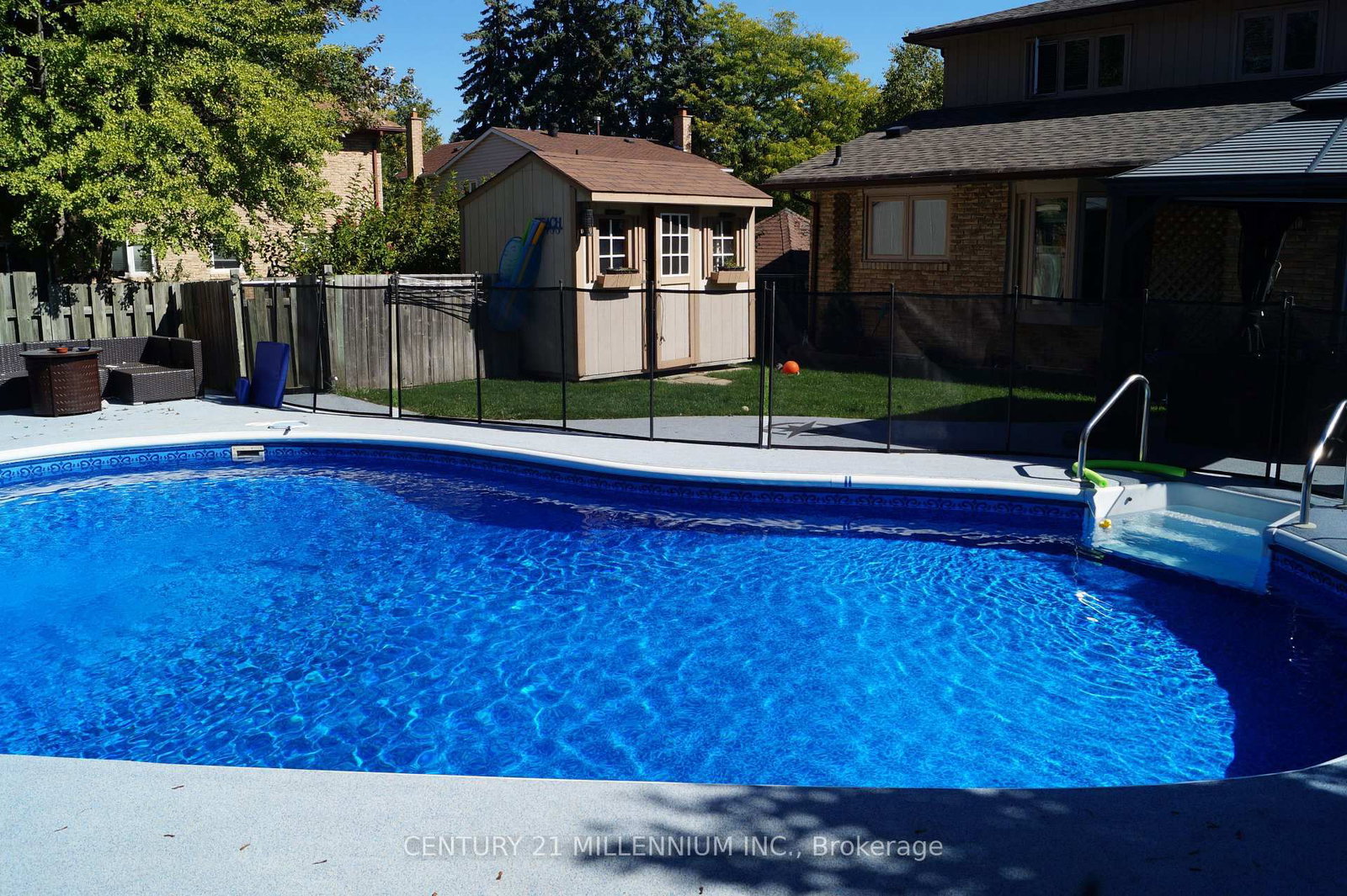 Detached House for sale at 4 Marchmount Crescent, Brampton, Ontario, L6S 2S9 - Central Park - MLS: W12923400