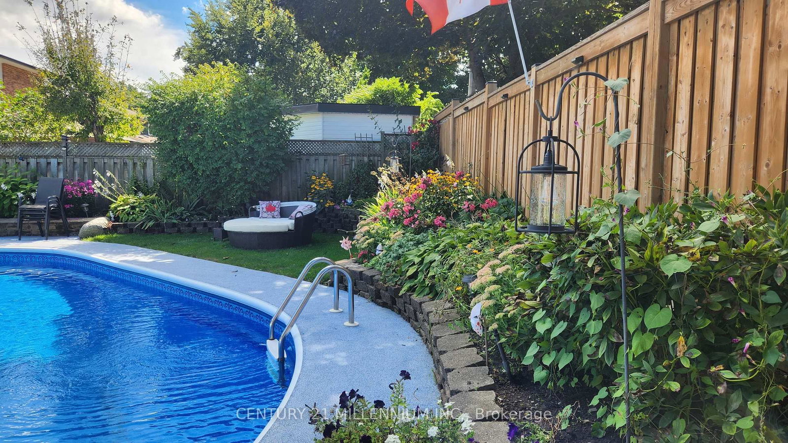 Detached House for sale at 4 Marchmount Crescent, Brampton, Ontario, L6S 2S9 - Central Park - MLS: W12923400