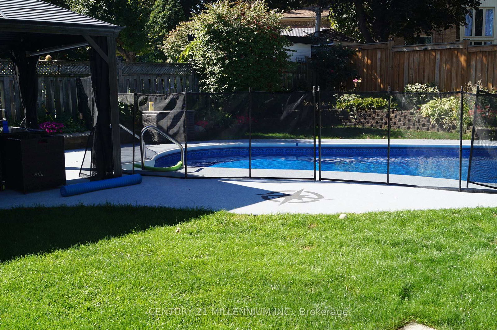 Detached House for sale at 4 Marchmount Crescent, Brampton, Ontario, L6S 2S9 - Central Park - MLS: W12923400