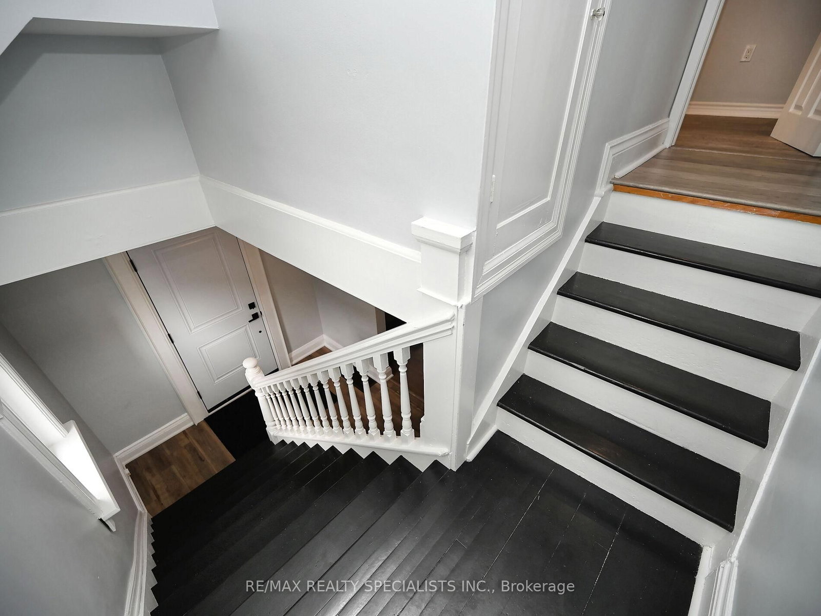 Detached House for sale at 12 Elizabeth Street, Brampton, Ontario, L6Y 1P8 - Downtown Brampton - MLS: W12923424