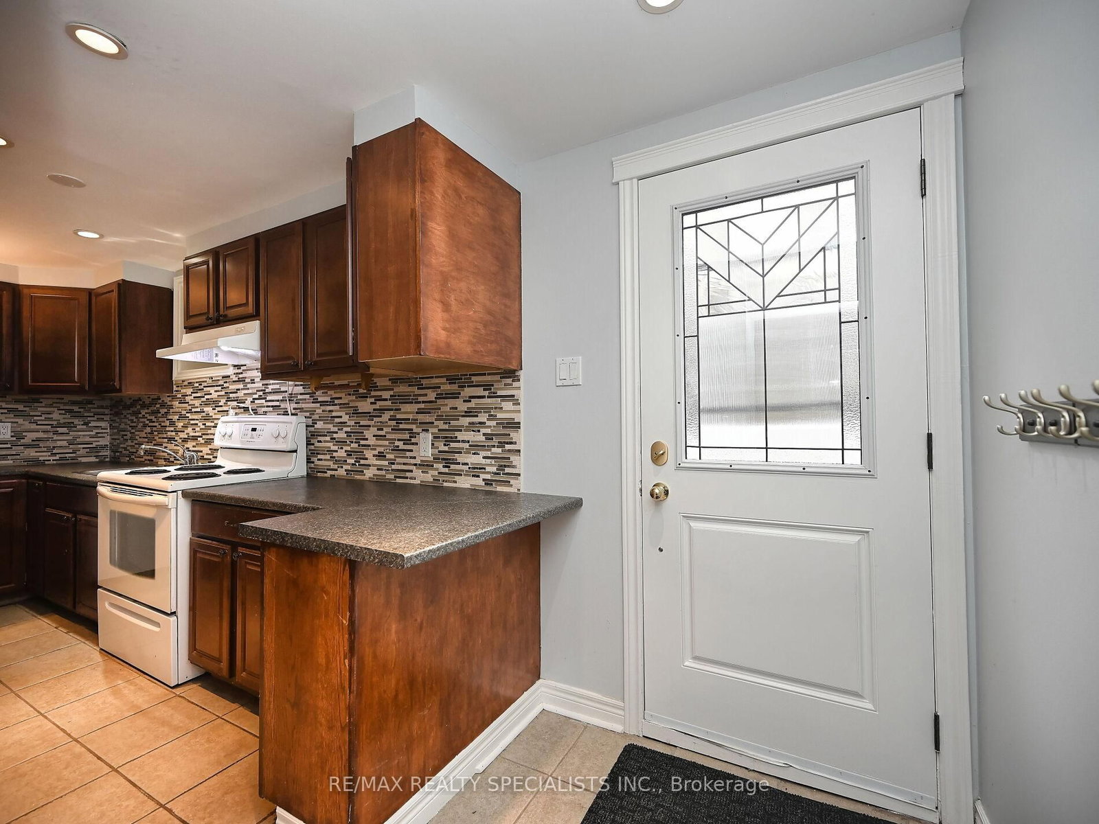 Detached House for sale at 12 Elizabeth Street, Brampton, Ontario, L6Y 1P8 - Downtown Brampton - MLS: W12923424