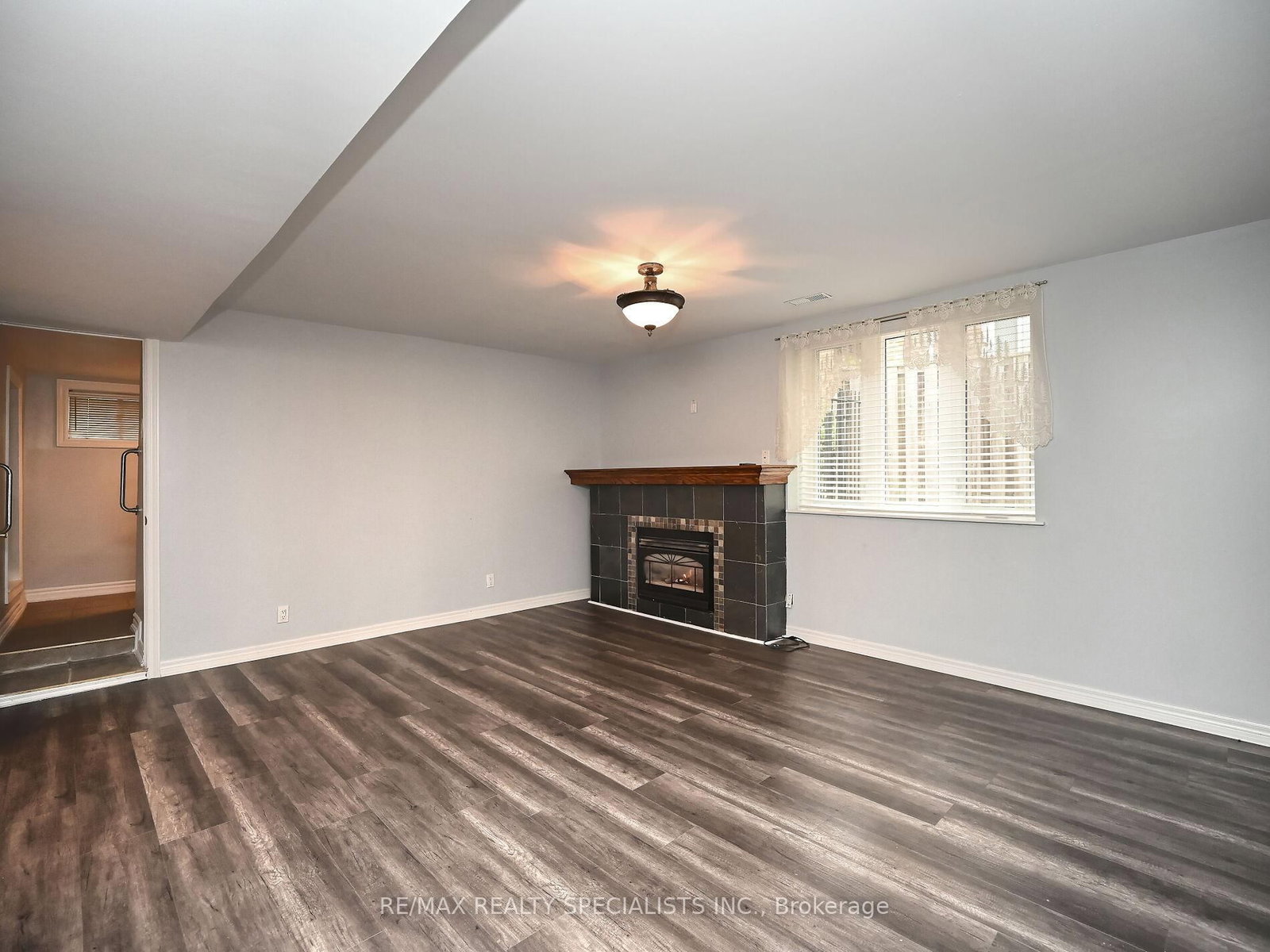 Detached House for sale at 12 Elizabeth Street, Brampton, Ontario, L6Y 1P8 - Downtown Brampton - MLS: W12923424