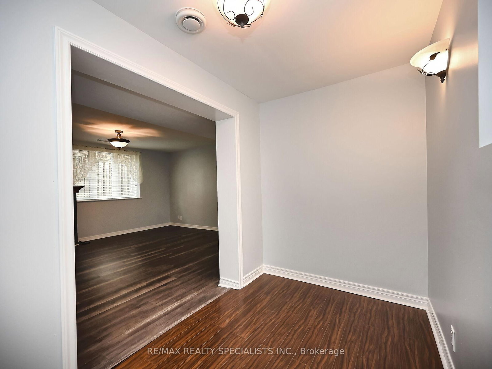 Detached House for sale at 12 Elizabeth Street, Brampton, Ontario, L6Y 1P8 - Downtown Brampton - MLS: W12923424