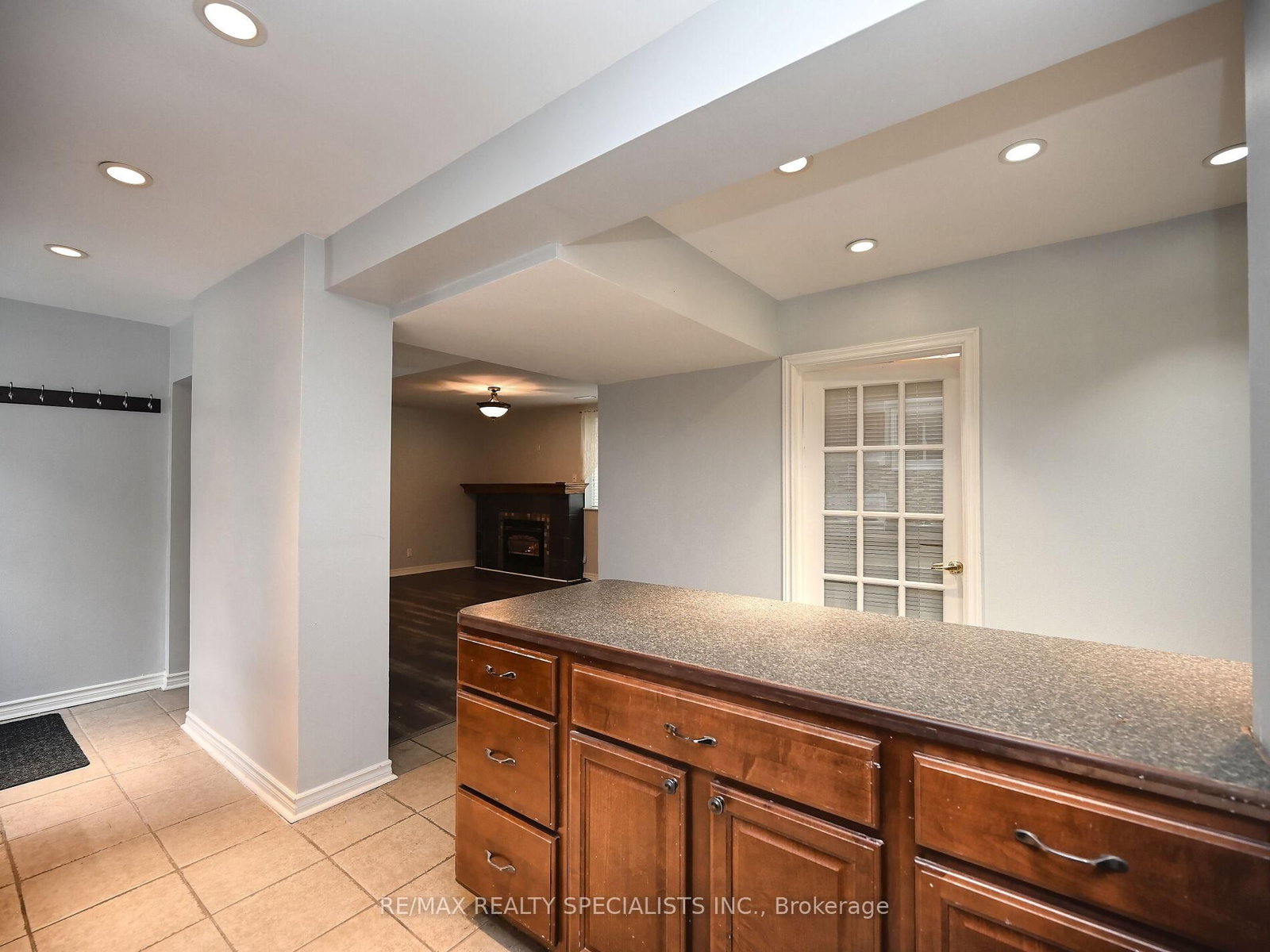 Detached House for sale at 12 Elizabeth Street, Brampton, Ontario, L6Y 1P8 - Downtown Brampton - MLS: W12923424