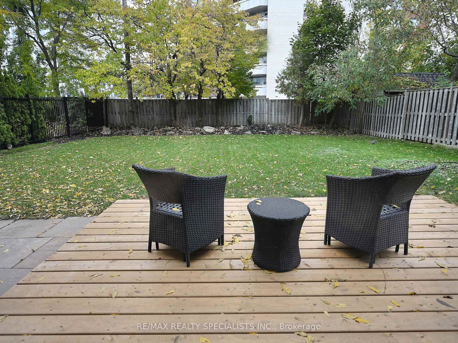 Detached House for sale at 12 Elizabeth Street, Brampton, Ontario, L6Y 1P8 - Downtown Brampton - MLS: W12923424